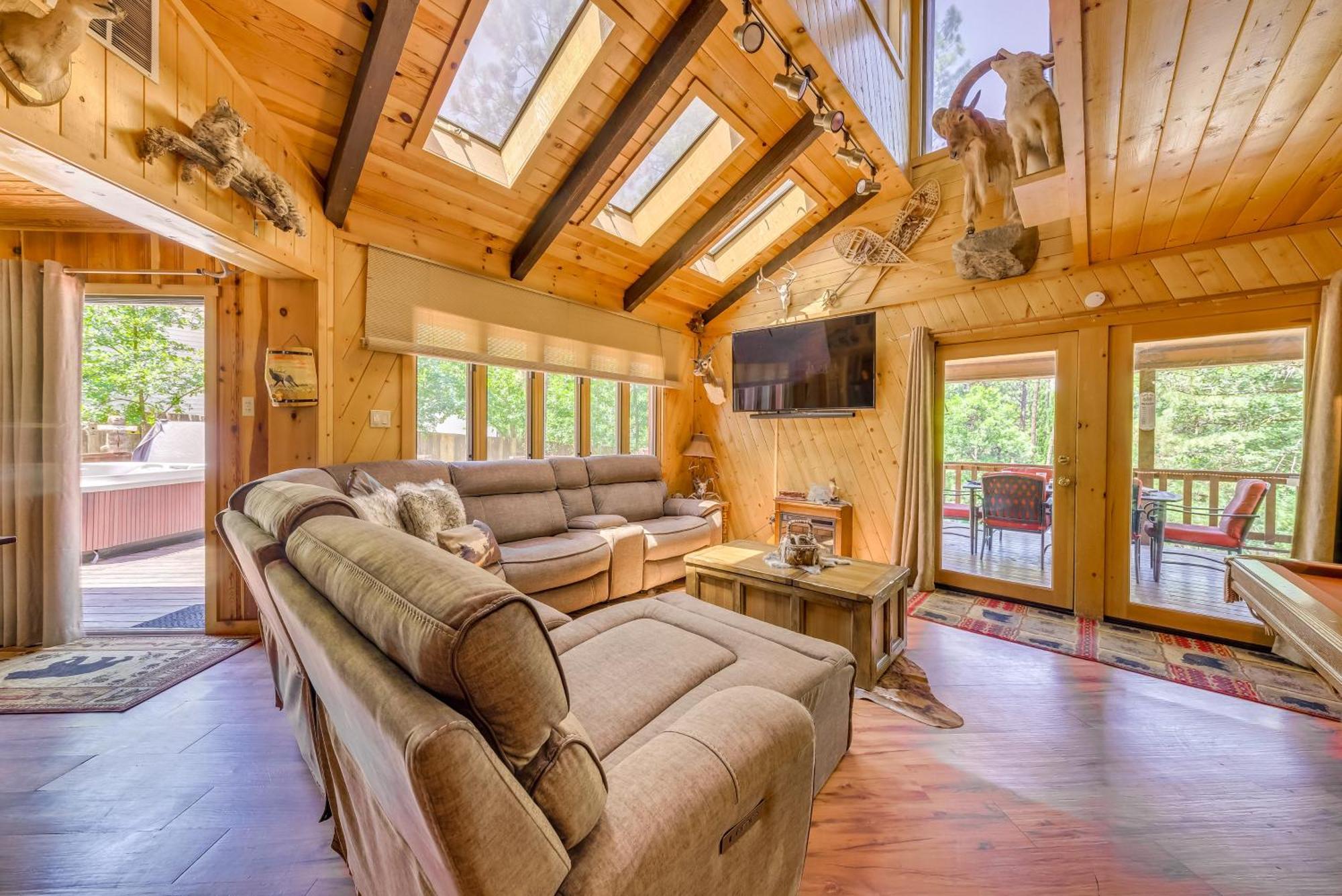 Unique Bear Country Cabin In Ruidoso With Hot Tub! Exterior photo